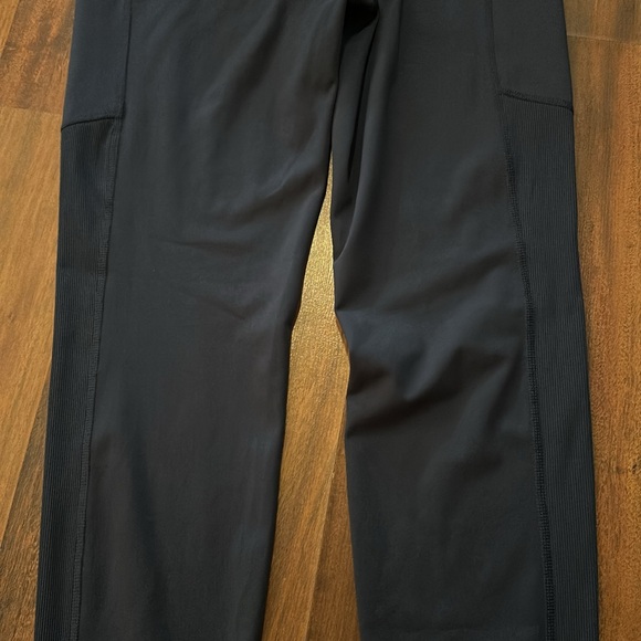 Tommy Hilfiger Sport Navy Leggings Size Medium- Workout, Yoga, Activewear - Picture 3 of 11